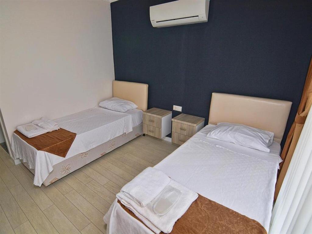 Airport Guelluek Otel Milas Exteriör bild